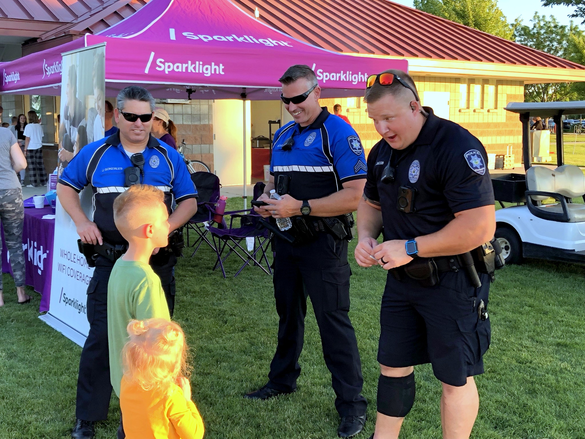 Meridian Police interacting with children at movie night